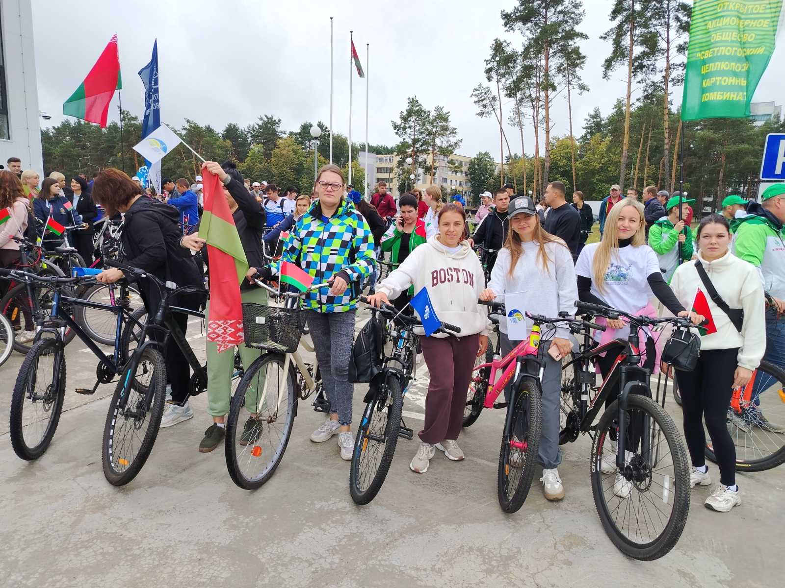 <p>Велопробег<br />уже не один год члены профсоюзной организации нашего учреждения учавствуют в велопробеге. Не стал исключением и этот велопробег. Участники с большим энтузиазмом приняли участие в акции, посвященной Дню народного единства.</p>