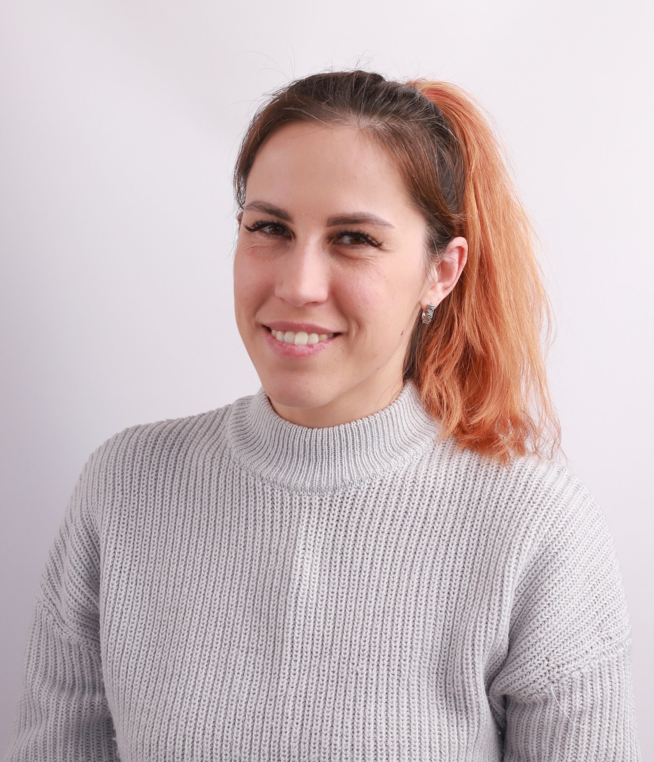 <p>Кулаженко Вероника Александровна<br />Воспитатель дошкольного образования. Образование высшее. Вторая квалификационная категория.</p>