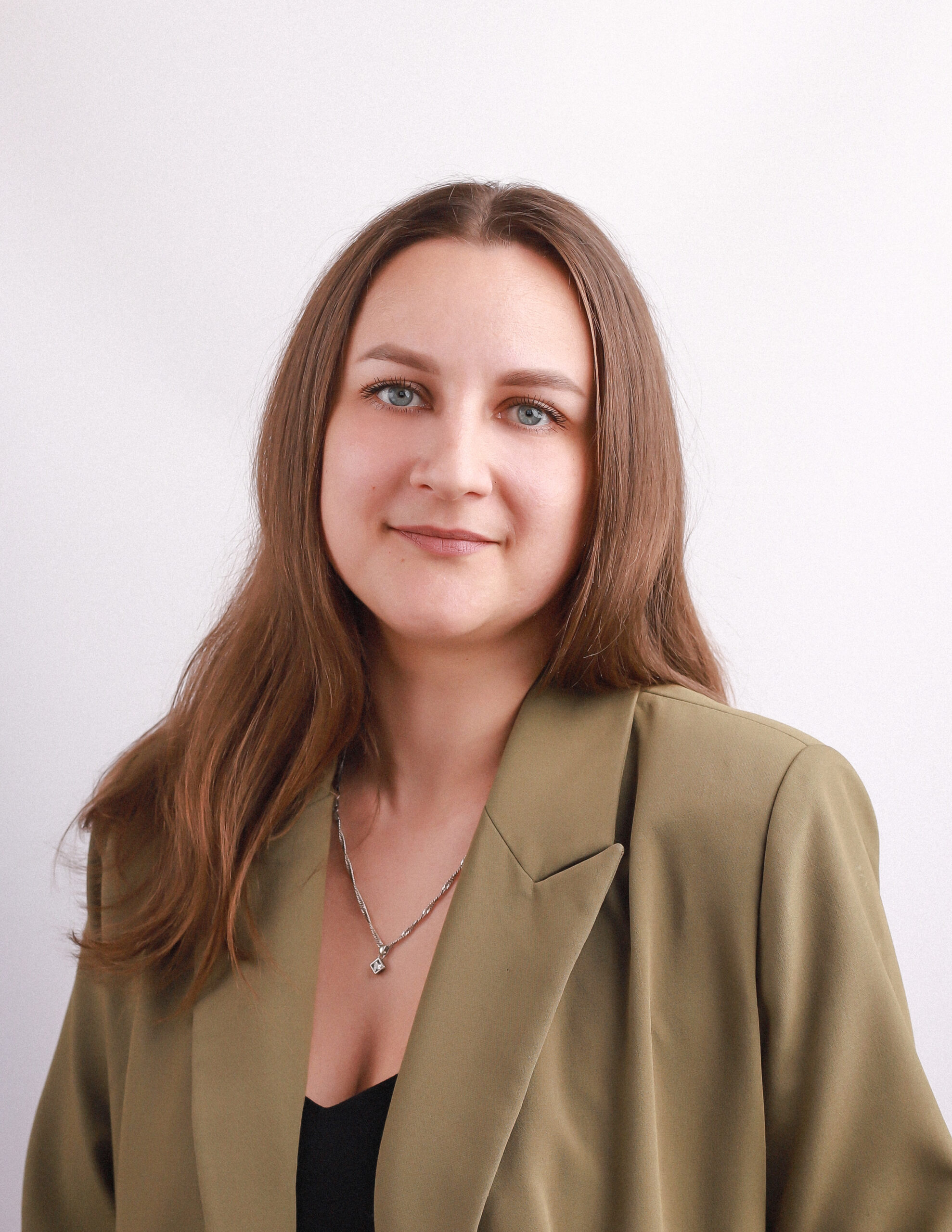 <p>Глухова Алла Александровна<br />Руководитель физического воспитания. Образование среднее специальное. Без категории</p>